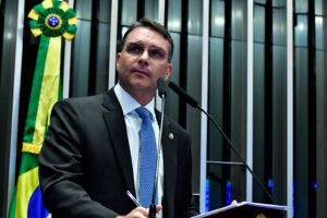 Flávio Bolsonaro desembarca em Sinop nesta quarta para participar da Norte Show