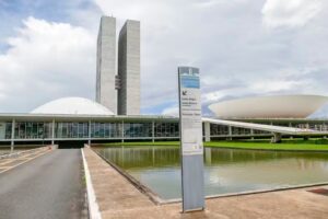 CCJ da Câmara aprova PEC que reduz maioridade penal para 16 anos