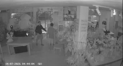 Suspeito arromba floricultura, rende vigia e leva celulares em Cuiabá; veja