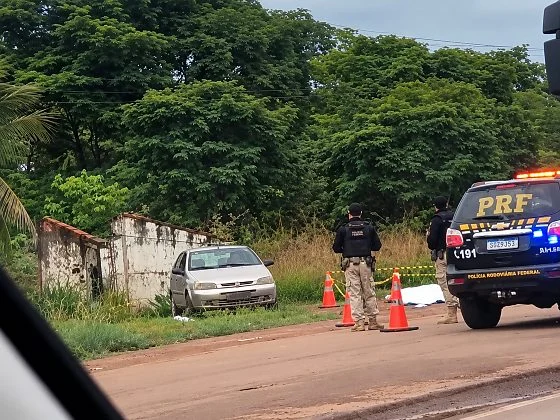 Corpo com sinais de tortura é encontrado amarrado às margens da BR-070