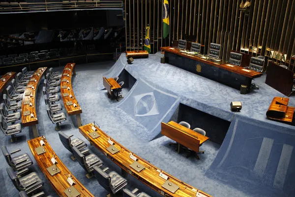 Senado aprova PEC que acaba com escala 6×1 e reduz jornada semanal para 40 horas